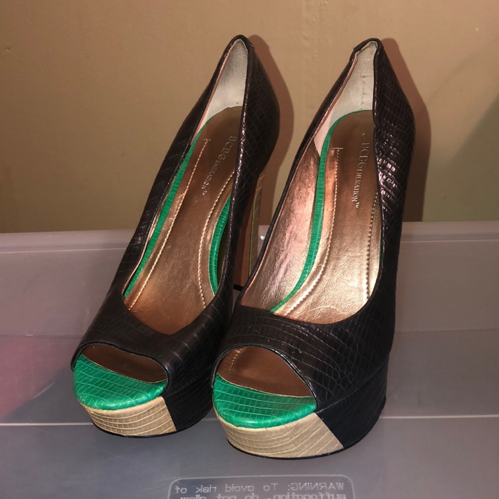 BCBGeneration Tri Colored platform heels